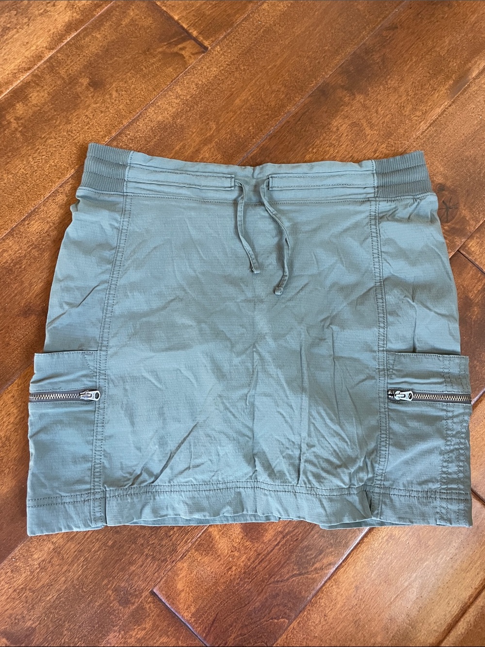 Athleta cargo  Olive Green Drawstring Mini skirt